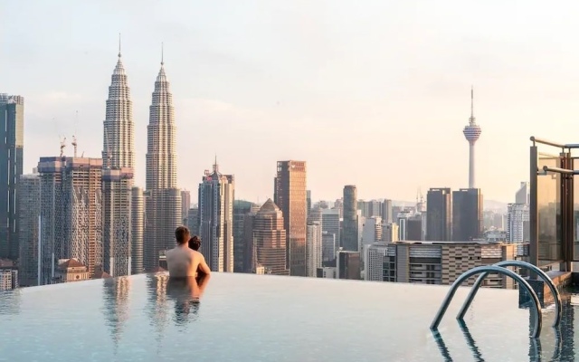 Expressionz Professional Suites by SweetHome