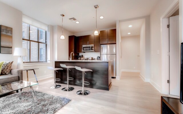 Global Luxury Suites at Harbor Point