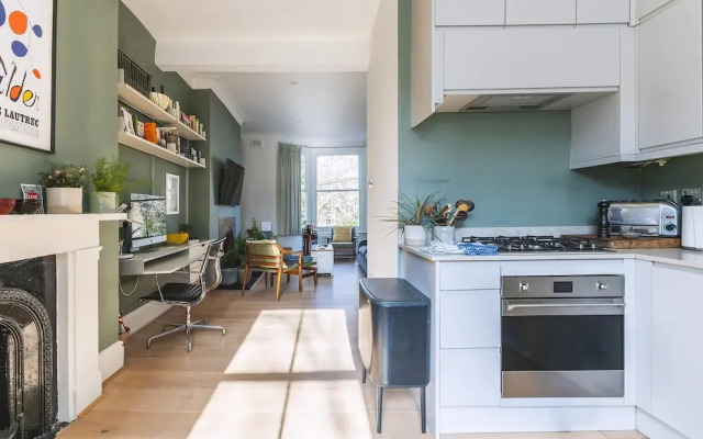 Leafy & Stylish Brixton Retreat