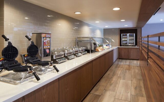 Four Points by Sheraton Los Angeles Westside