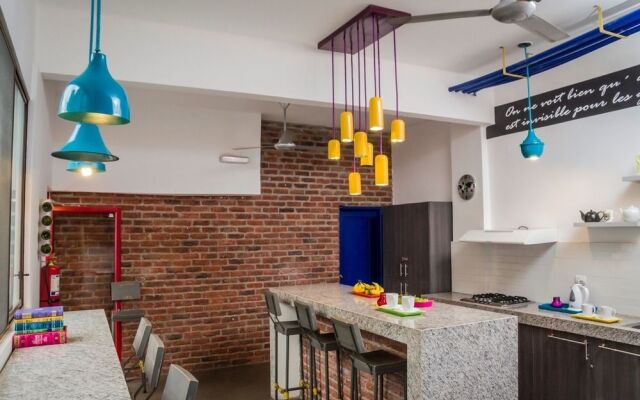 Tomo Hostel