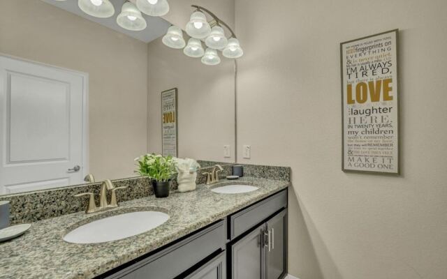 3097pequod 5 Bedroom Townhouse by RedAwning