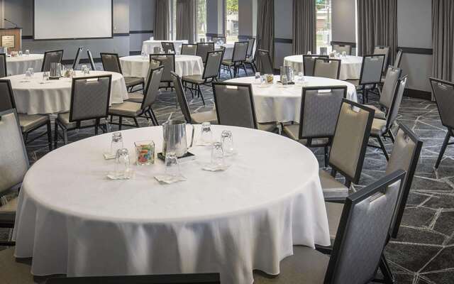 The Madison Concourse Hotel and Governor's Club