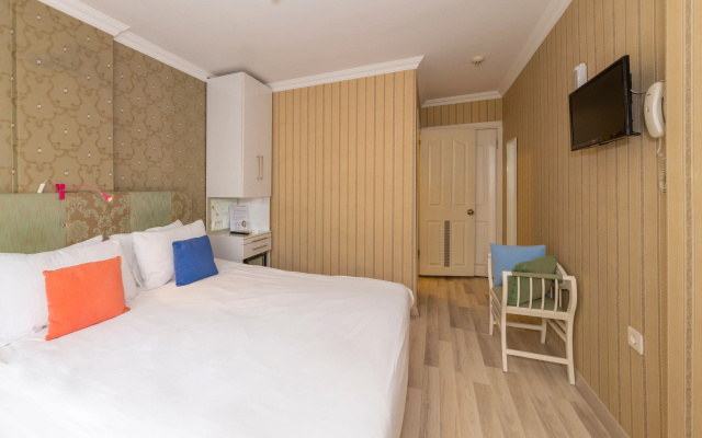 Walnut Shell Hotel