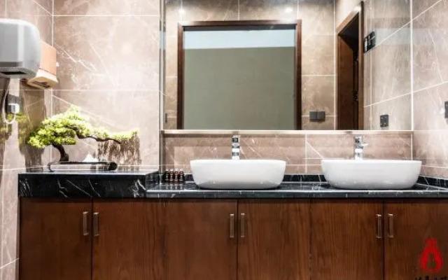 Xinchang Big Buddha Temple Fanyin Hotel