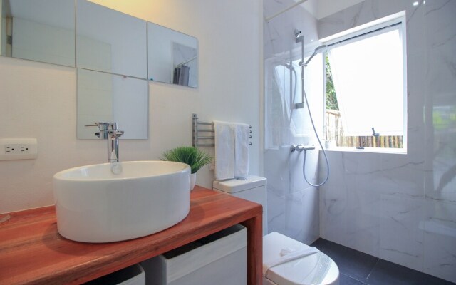 Exclusive Villa in Resort by Olahola