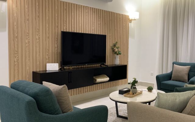 Ewa Alysamin District