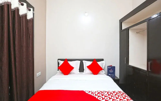 OYO 14988 Regal Stays