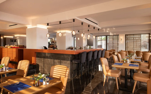 Naus Hotel