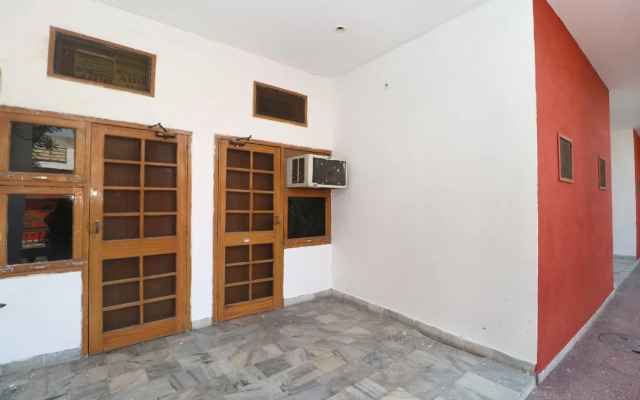 OYO 23066 Shiv Guest House