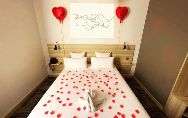 Brit Hotel Martigues Nord