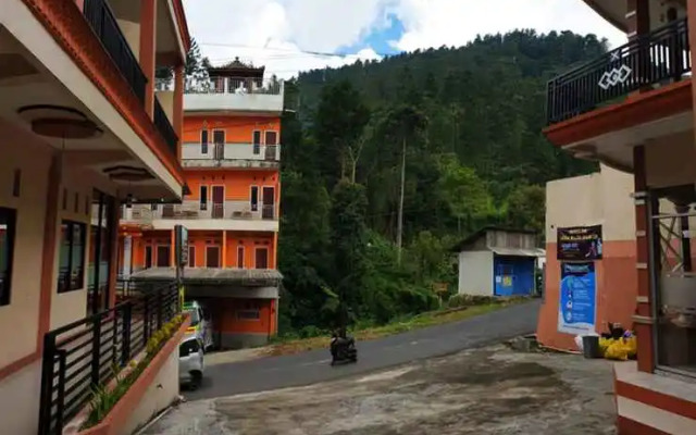 Hollymoon Sekar Ayu Hotel