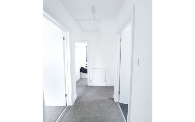 Lovely, Recently Renovated Maisonette in NW London