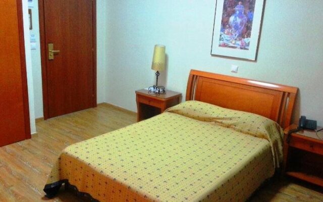 Natassa Motel
