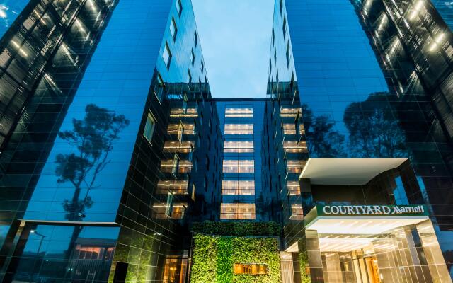 Courtyard by Marriott Bogota Airport