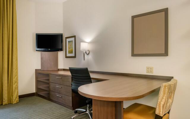 Candlewood Suites Fort Myers Sanibel Gateway, an IHG Hotel