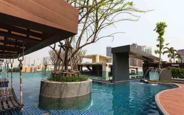 Luxury Condo Sukhumvit 11-13 Asoke Nana Nightlife