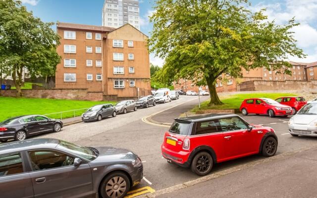 Graceful Apartment in Greenock near Newark Castle