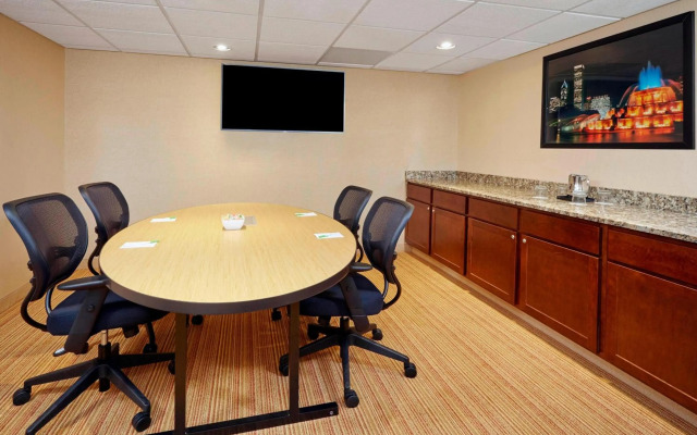 Courtyard by Marriott Chicago Midway Airport