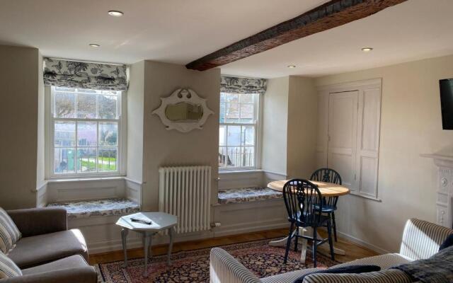 Monmouth House Apartments