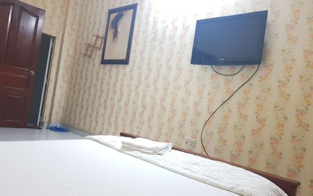 Oyo 682 Long Son Hotel