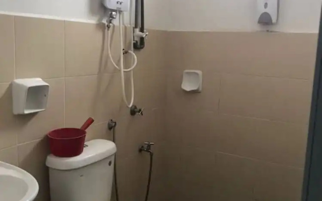 OYO Home 90360 Homestay Bandar Putra 3