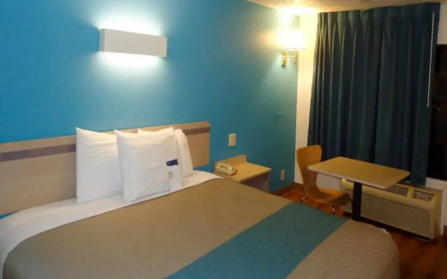 Motel6 Columbus, MS