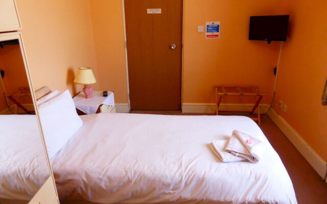 Hotel Dinara