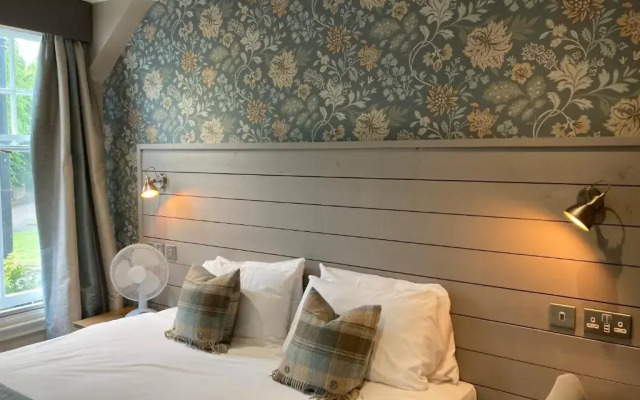 West Port Hotel