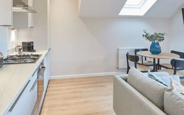 Host Stay Skyline Apartment