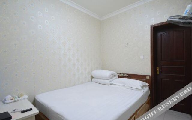 Trip • Light Luxury Hotel