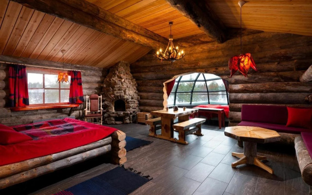 Kakslauttanen Arctic Resort