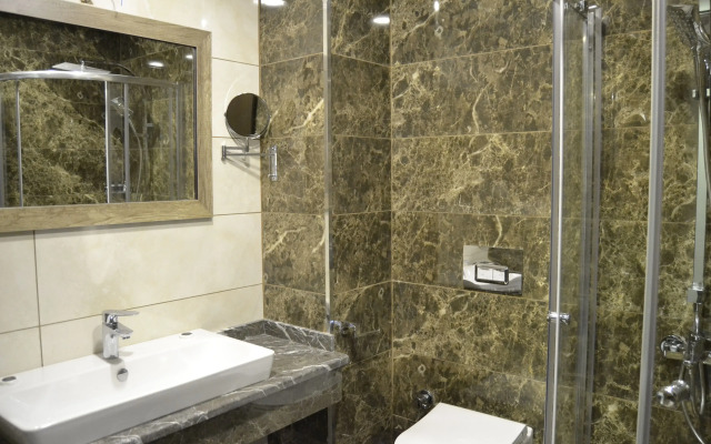 Kanyonvadi Hotel