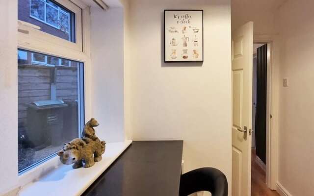 3-Bedroom Home near Manchester City