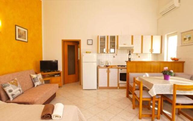 Apartments Iva 1534
