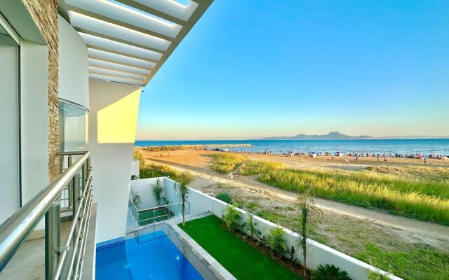 Omnya Carthage Frontsea Luxury Villa