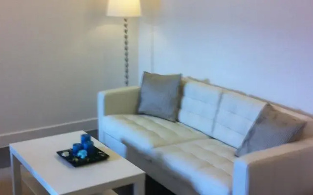 D Collection @London Bridge