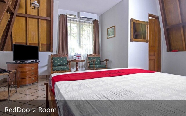 RedDoorz Plus near Parahyangan University