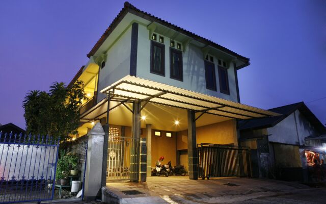 Sekardiyu Guest House