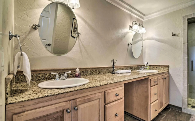 Milwaukie Vacation Rental w/ Backyard, Office