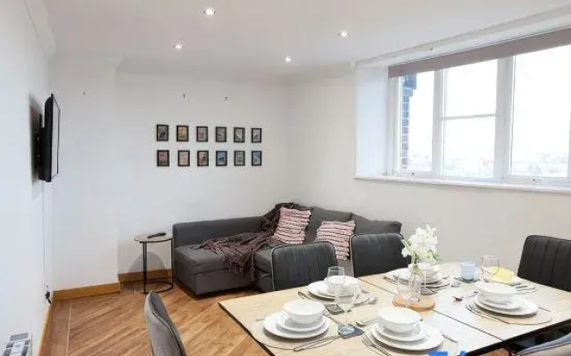 % LongStays | Roof Top Penthouse | Free Parking %