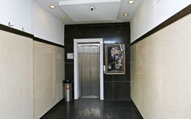OYO 13564 Near Prem Mandir
