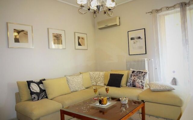 Urban Cosy Flat, 5' Tram/Metro, 2Km From Acropolis