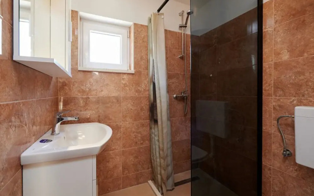 Cozy Downtown Trogir Apartment With Balcony
