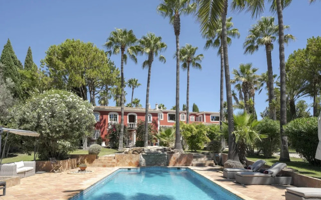Villa Oasis by Cadenzalux