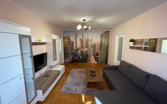Soho Apartment Fagaras 1 Bedroom & Extensible Couch