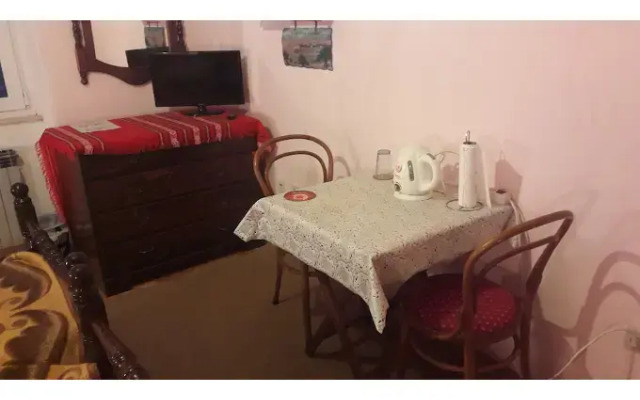 Apartment & Rooms House with Garden