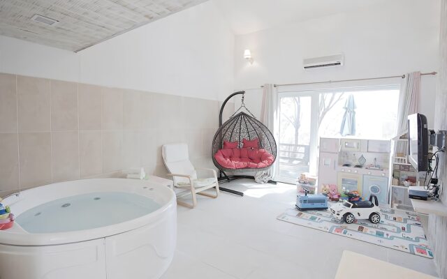 Hoengseong Tree & Painting Pension