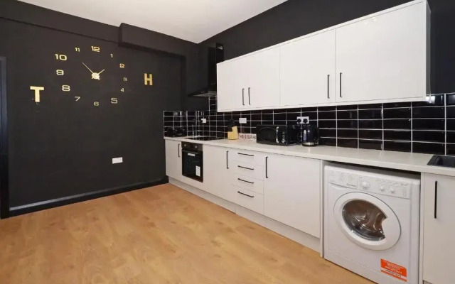 Townhouse Plus @ 301 West Street Crewe