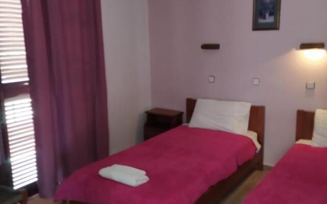 Ektor Apartments @Swimming Pool